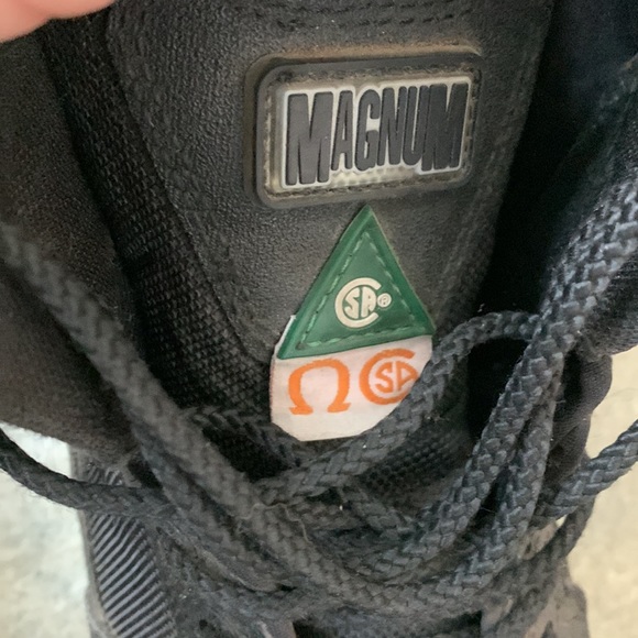 Magnum weatherproof work boots . csa approved steel toe . Gently used - Picture 4 of 4
